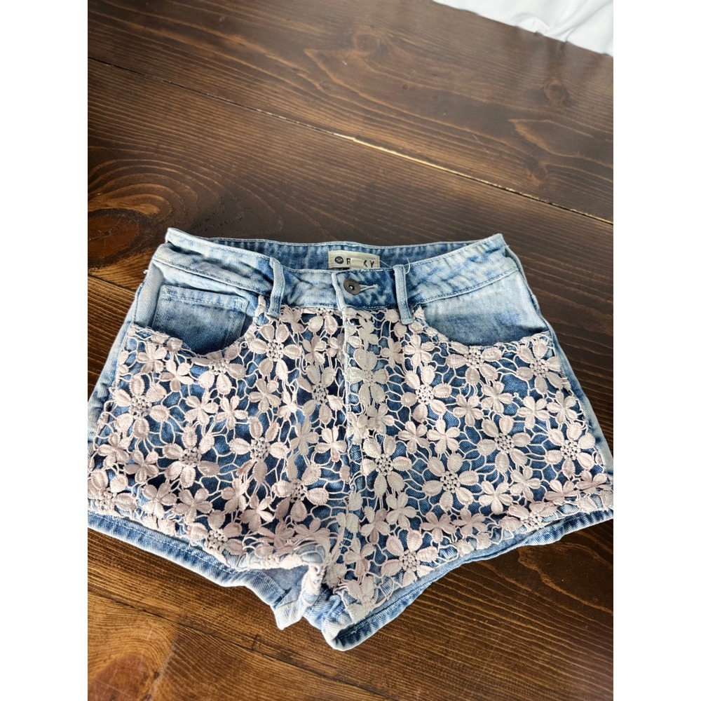 Roxy‎ Women Acid Wash Denim Crochet Lace Floral Shorts Blue Size 5 High Rise